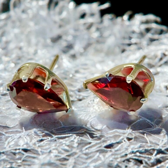 Exquisite Pear Garnet Sterling Silver Earrings - Picture 3 of 14